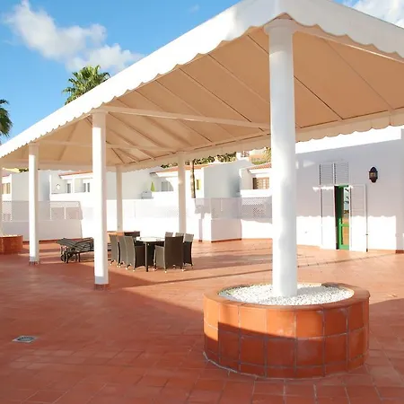 100 Island Village Julia *