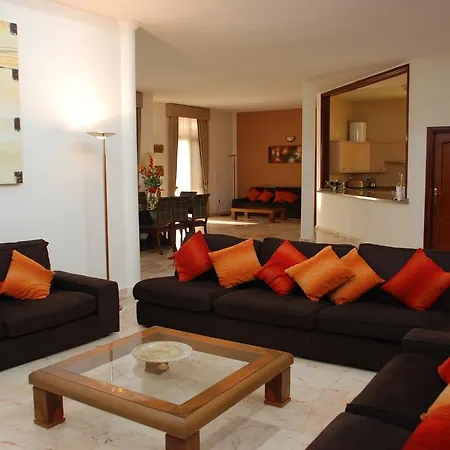 100 Island Village Julia * Costa Adeje (Tenerife)