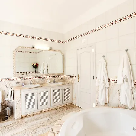 Villa 100 Island Village Julia