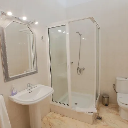 100 Island Village Julia Villa